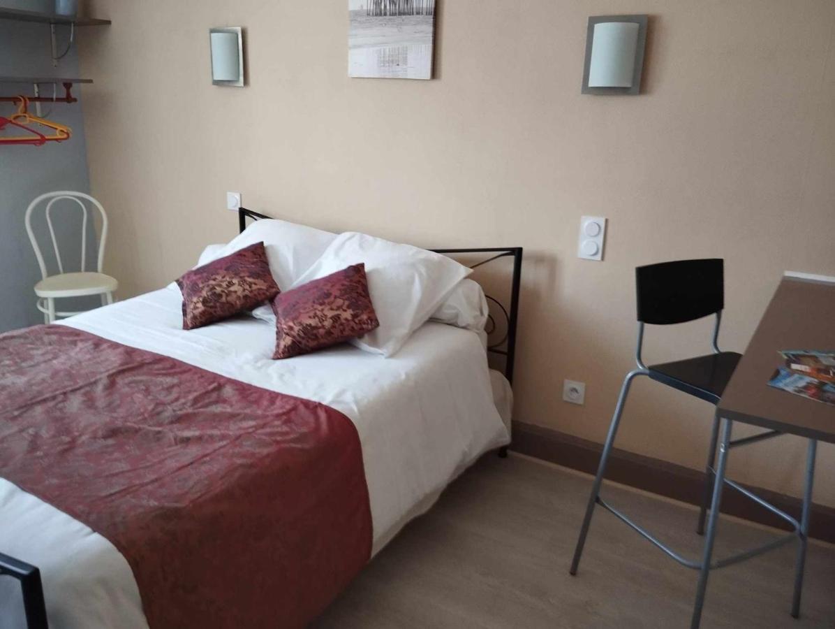 Prades-d'Aubrac Hotel Moderne מראה חיצוני תמונה